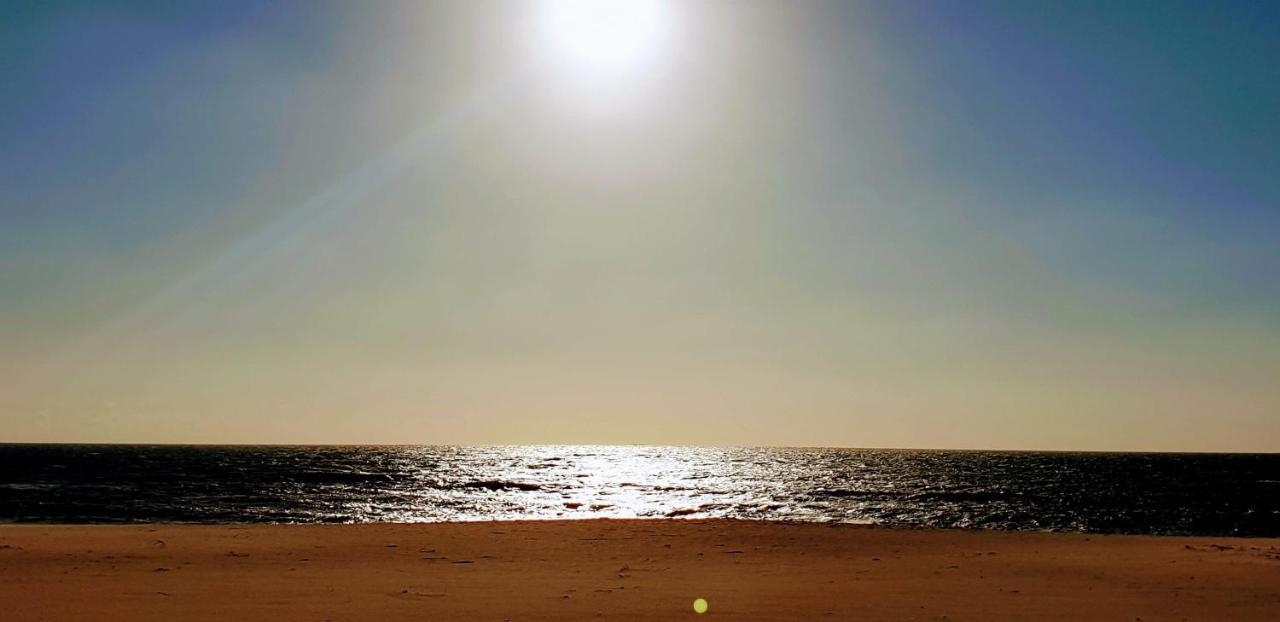 The Shore @ Atlantic Beach - Waterfront Beach House, Tiny Pool, Terrasse Espinho  Luaran gambar